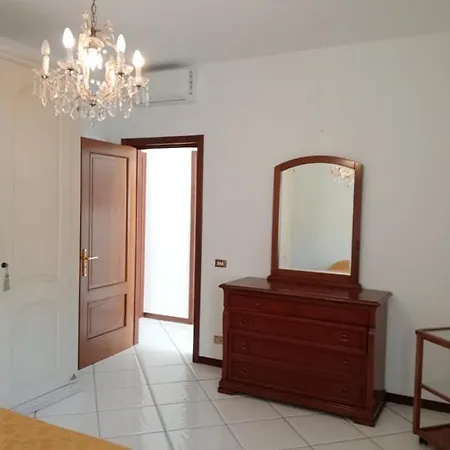 Trilocale Centrum By Nonsolomare Vacanze Srlu Апартаменти