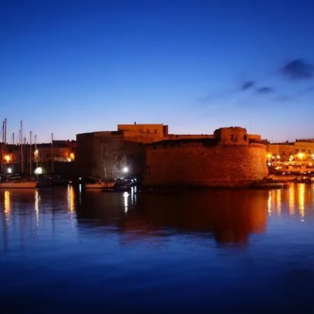 Trilocale Centrum By Nonsolomare Vacanze Srlu Апартаменти Галліполі